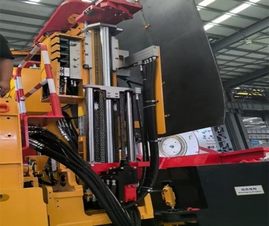 集成式锚杆钻机在掘锚机上装机使