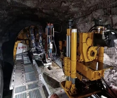 全液压坑道钻机在矿用TBM上装机使用