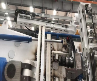 超前钻机在盾构机上装机使用